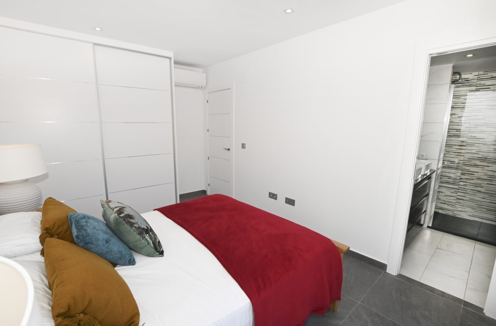 25. Cucarres Dormitorio