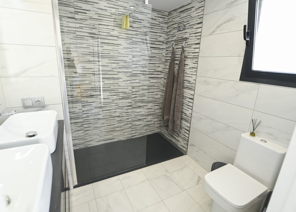 31. Cucarres Baño