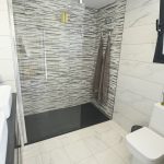 31. Cucarres Baño