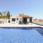 4. Cucarres piscina