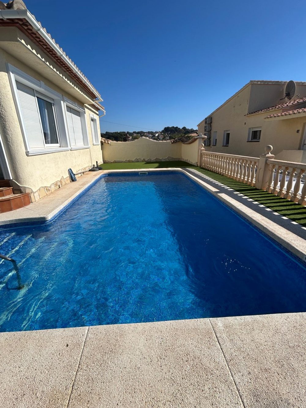 37. Costeres Piscina