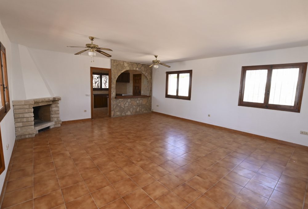 10. COLINA DEL SOL SALÓN
