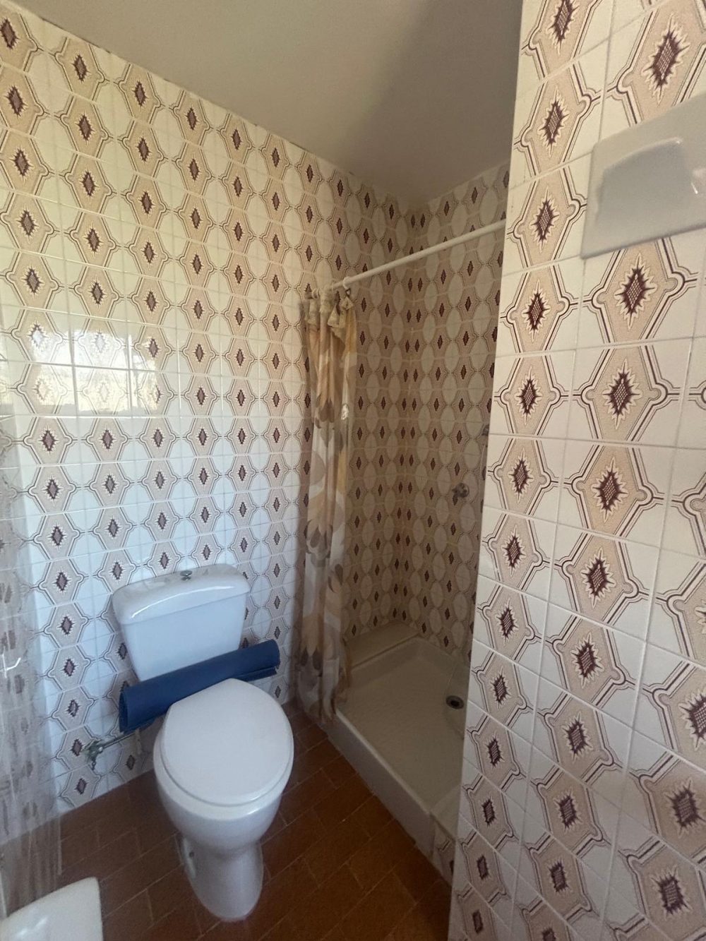 11. El Sol baño