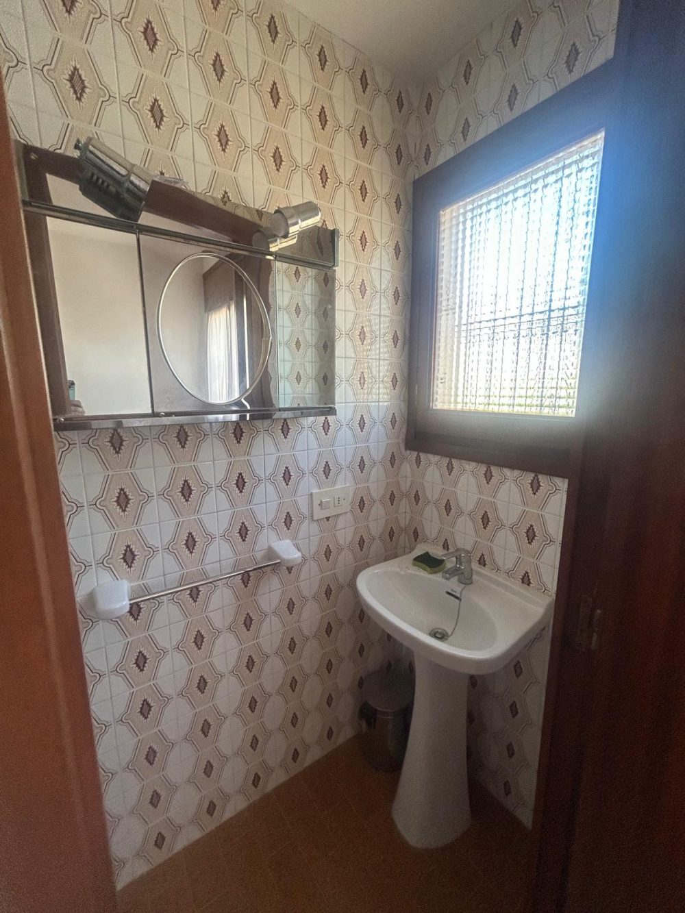 12. El Sol baño