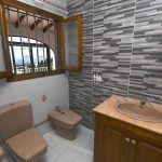 18. COLINA DEL SOL BAÑO EN-SUITE