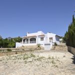31. COLINA DEL SOL PARKING