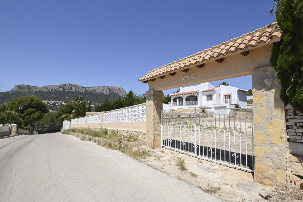 33. COLINA DEL SOL CALLE