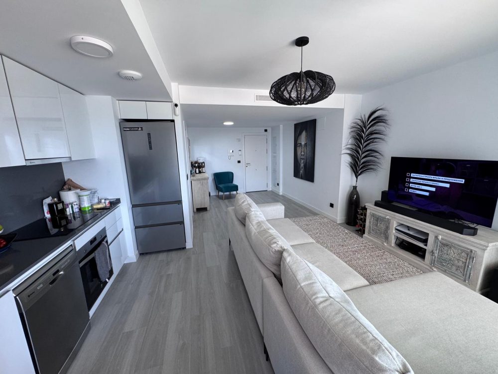 11. Alexia II Living