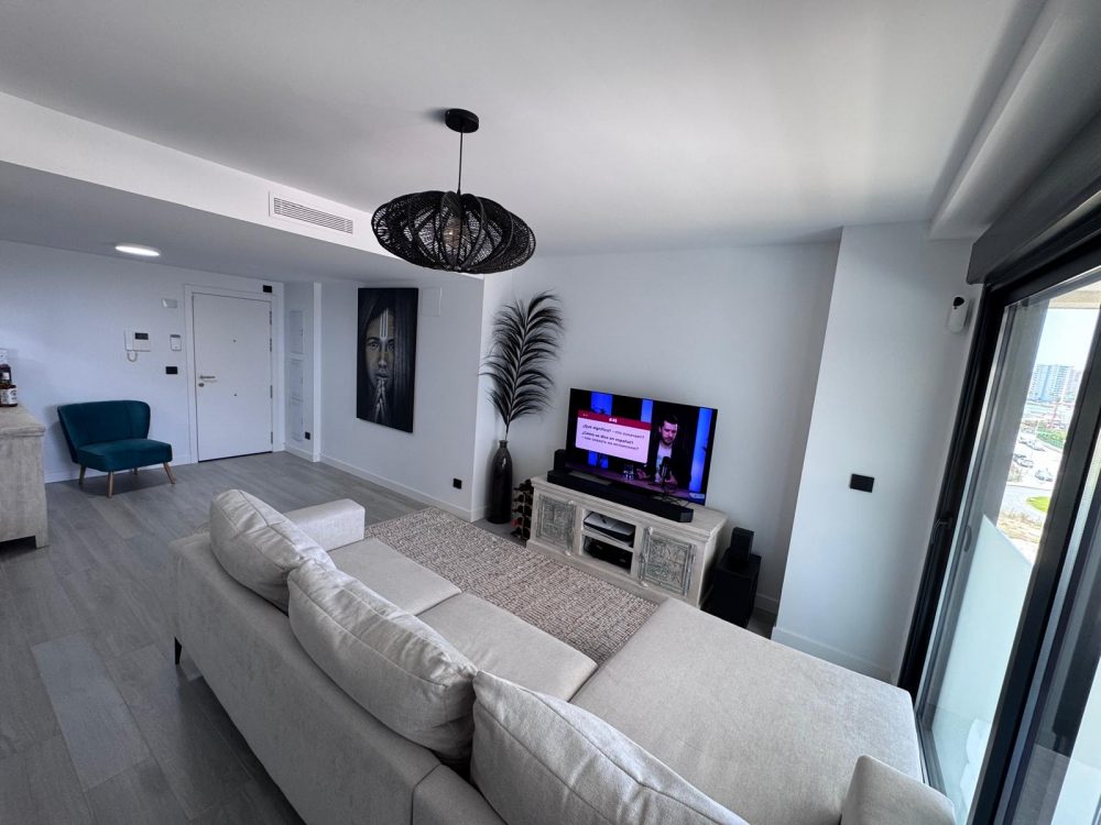 13. Alexia II Living