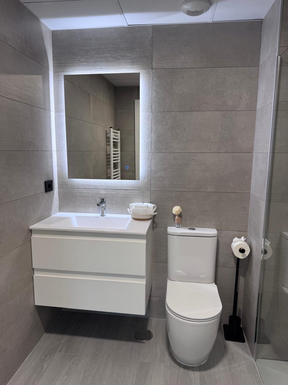 23. Alexia II Baño
