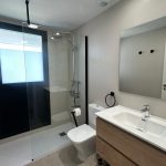 28. SUNRISE TOWER DUCHA