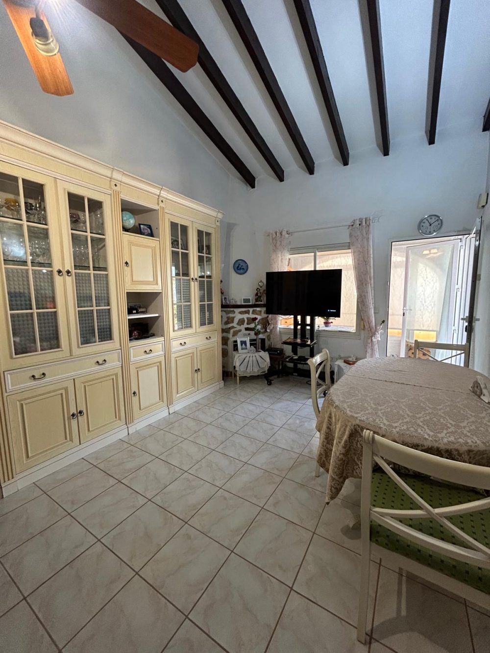 13. Ortenbach Salón-comedor