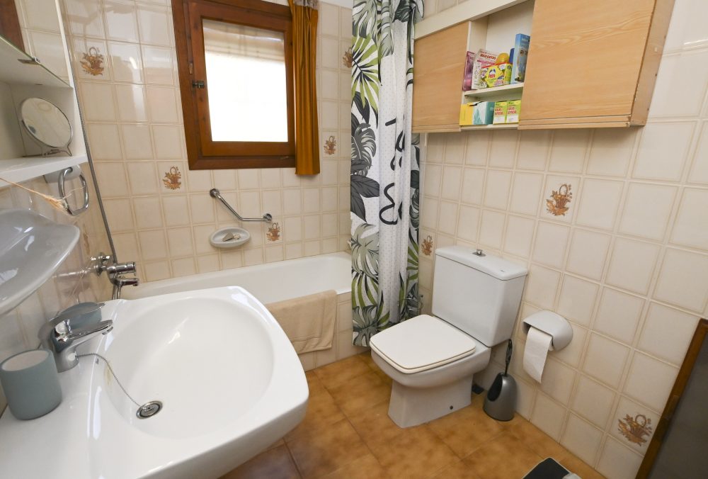 24. C SANDAL BAÑO