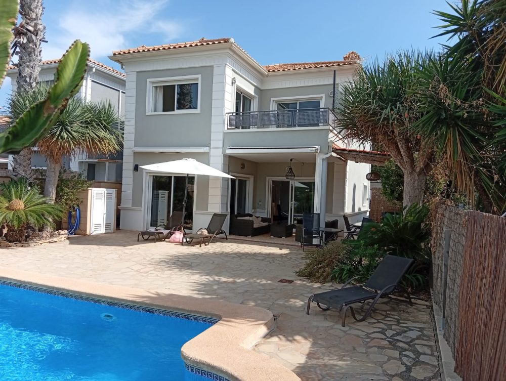 2. VALLEY VIEW FACHADA