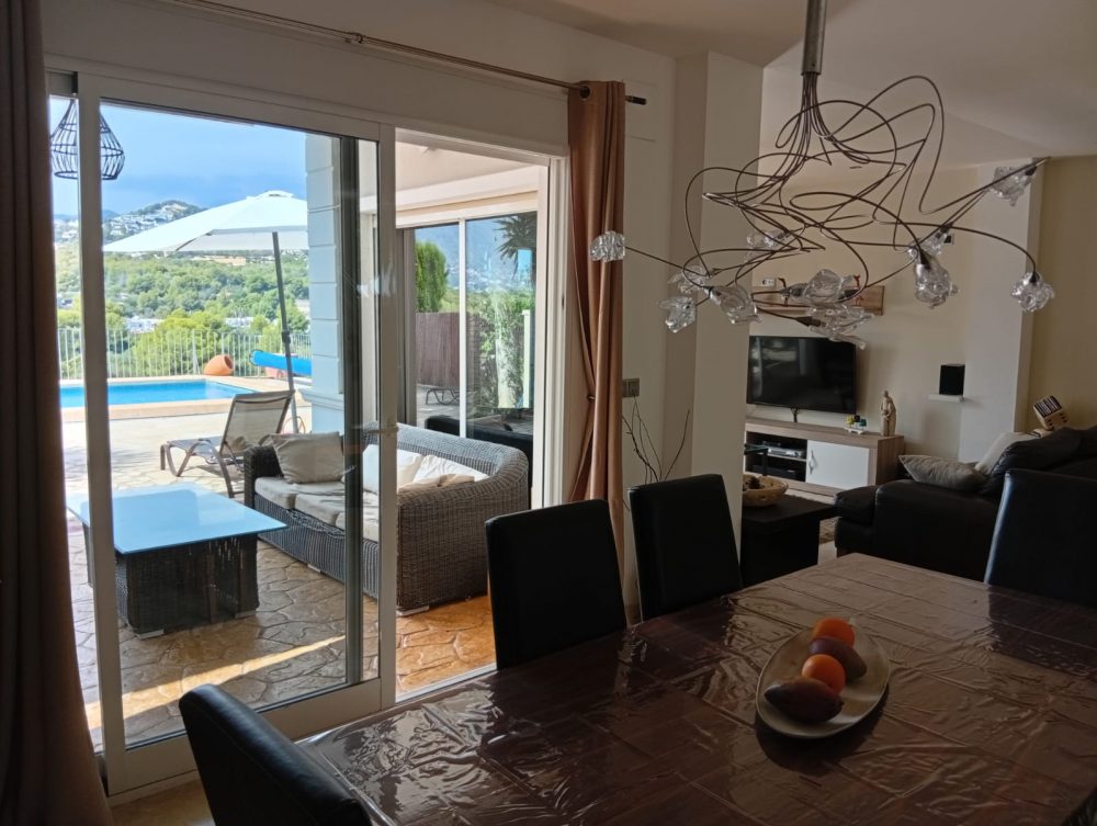 20. VALLEY VIEW COMEDOR-TERRAZA