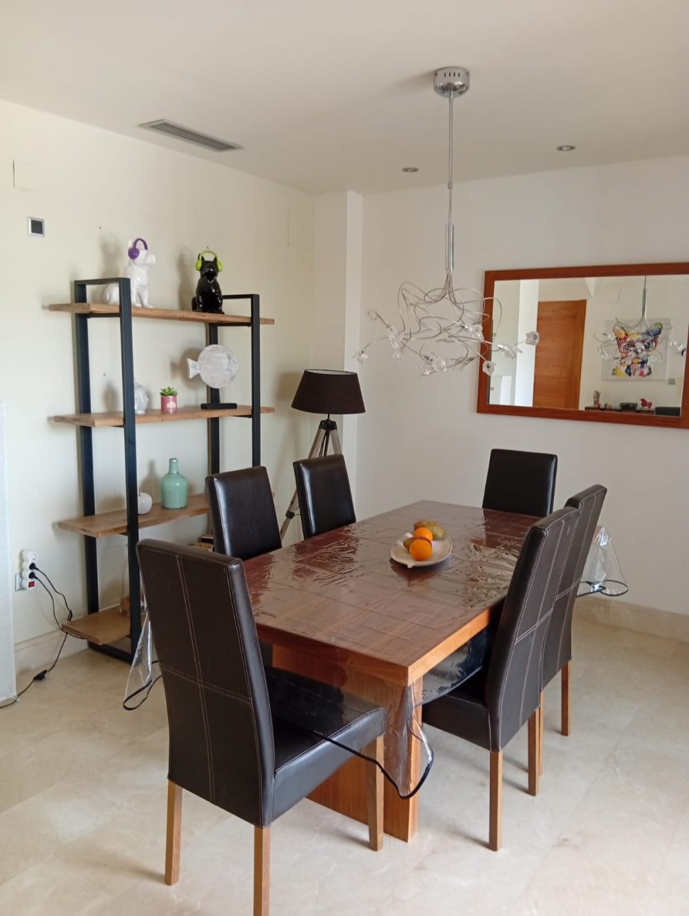 21. VALLEY VIEW COMEDOR