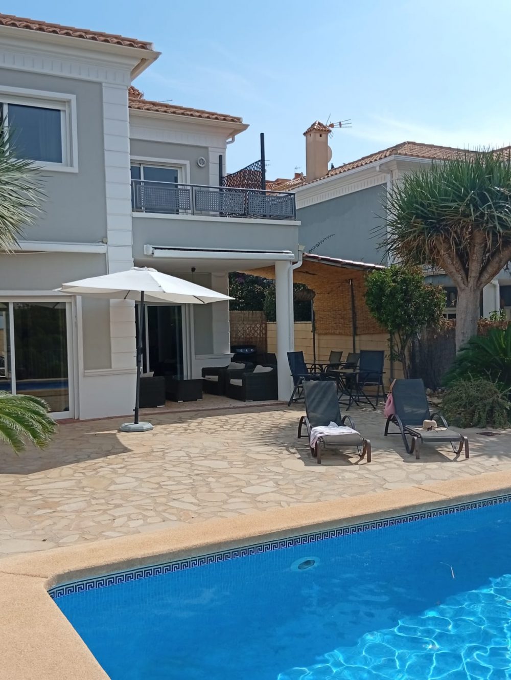 4. VALLEY VIEW FACHADA